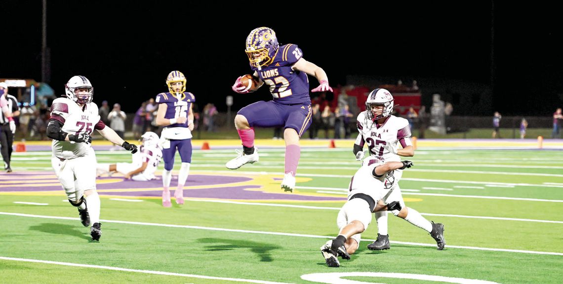 Granger cruises past Iola 56-14 on homecoming night Granger cruises past Iola 56-14 on homecoming night