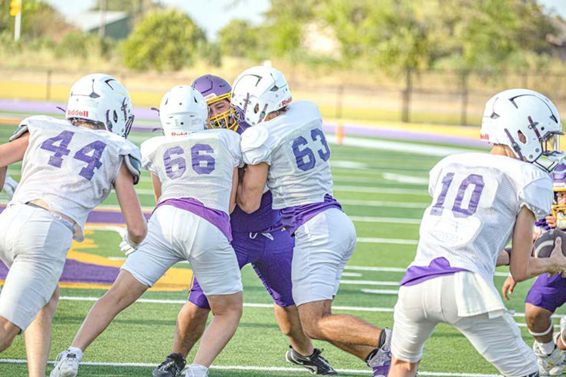 Granger, Thrall compete in preseason scrimmage Granger, Thrall compete in preseason scrimmage