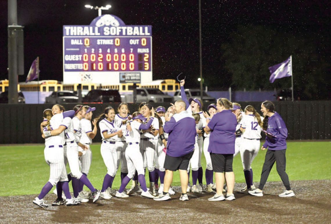 Hernandez walk off lifts Thrall over Eagles Hernandez walk off lifts Thrall over Eagles