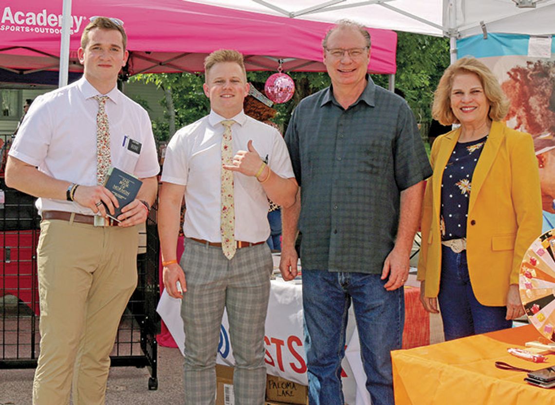 Hippos gobble up mudbugs at annual festival