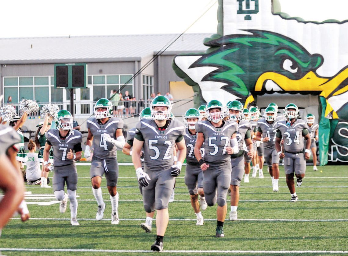 Hornets sting Ducks, 48-15, in opener