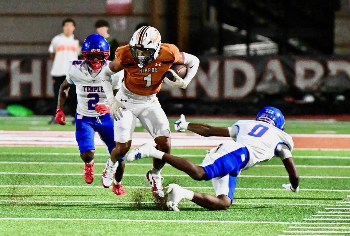 HUTTO FOOTBALL WINS HOMECOMING AGAINST TEMPLE