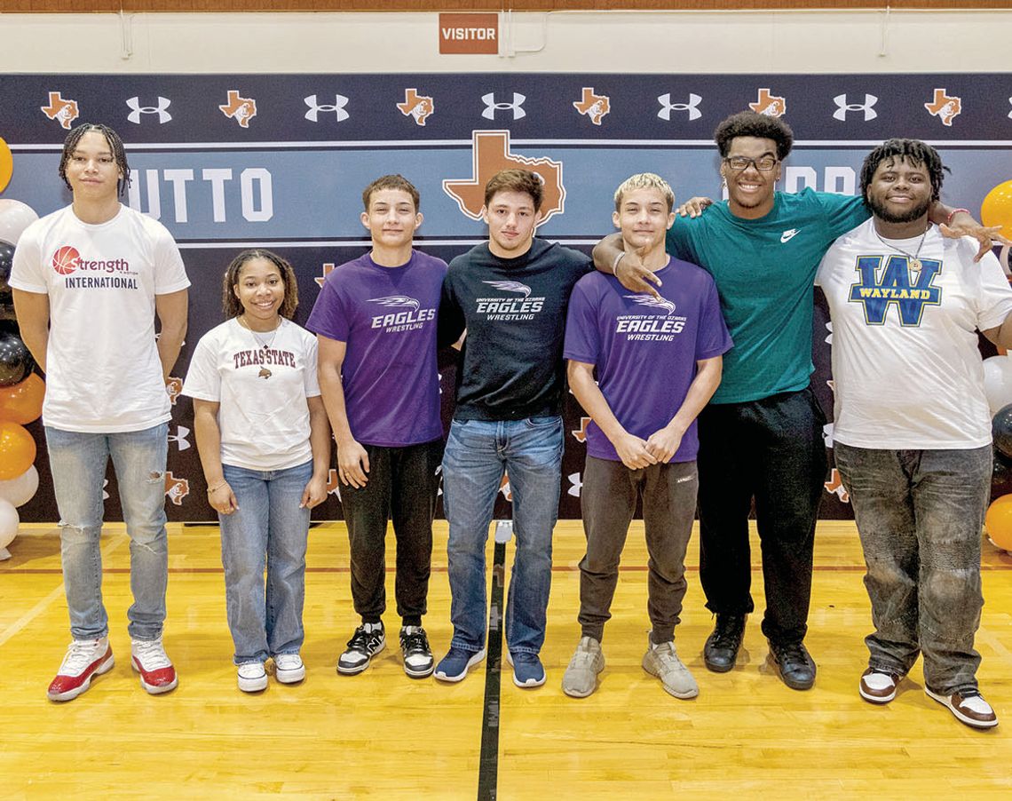 Hutto holds Signing Day