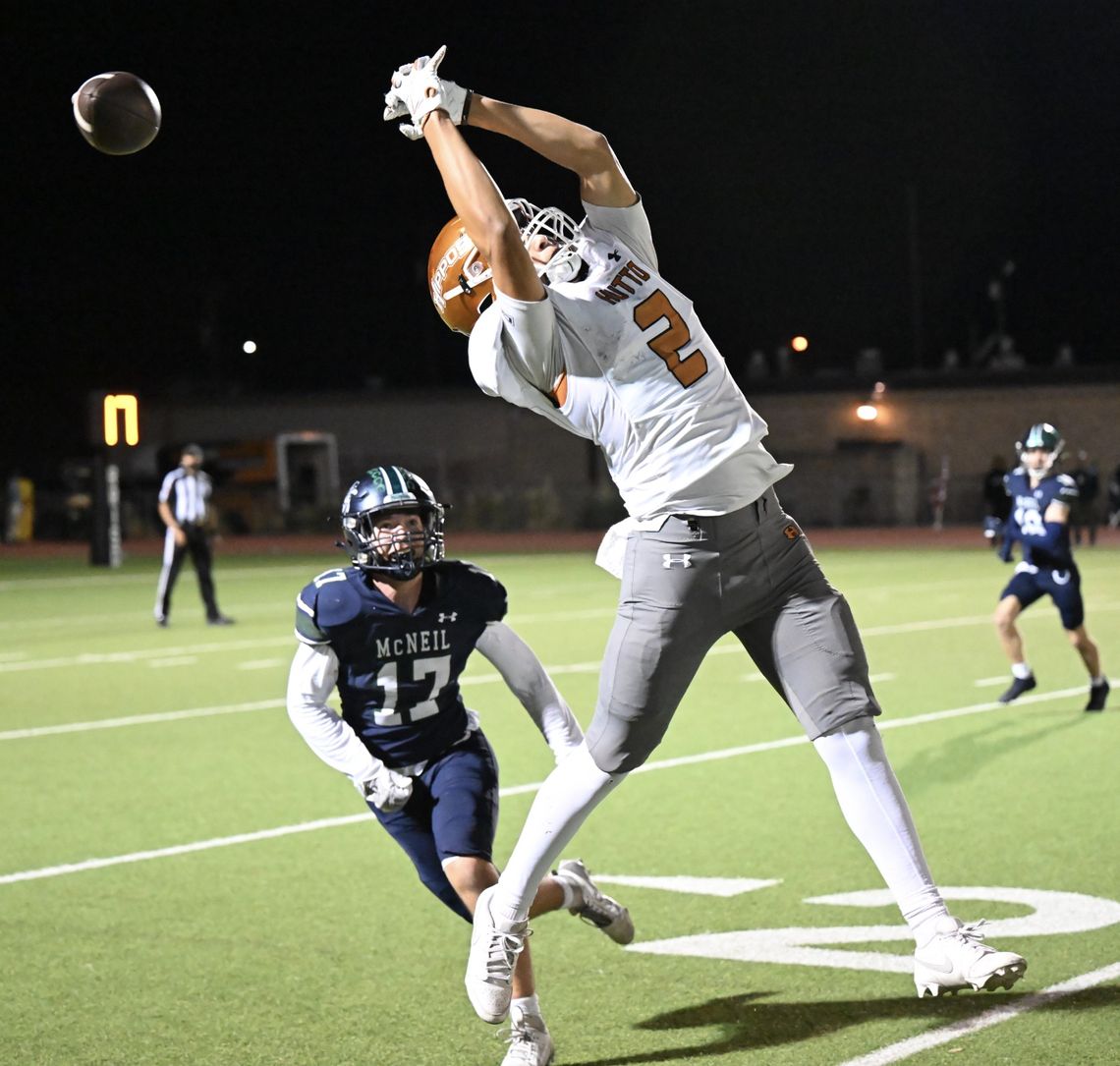 Hutto’s season ends in loss to Mavericks