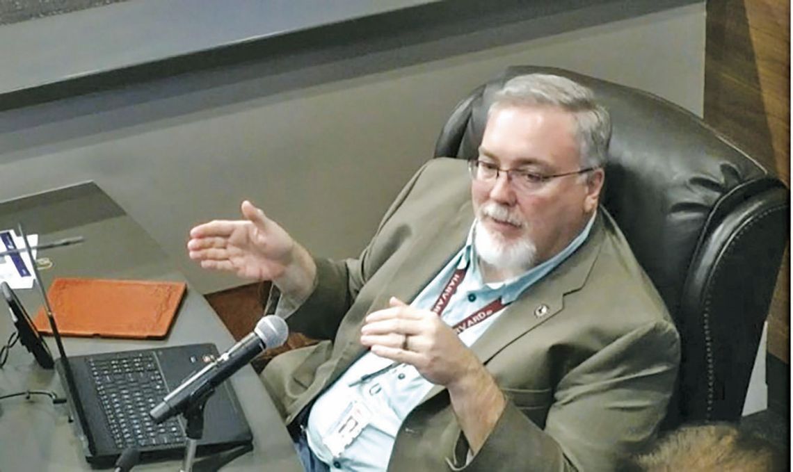 Hutto takes dim view of contract delays