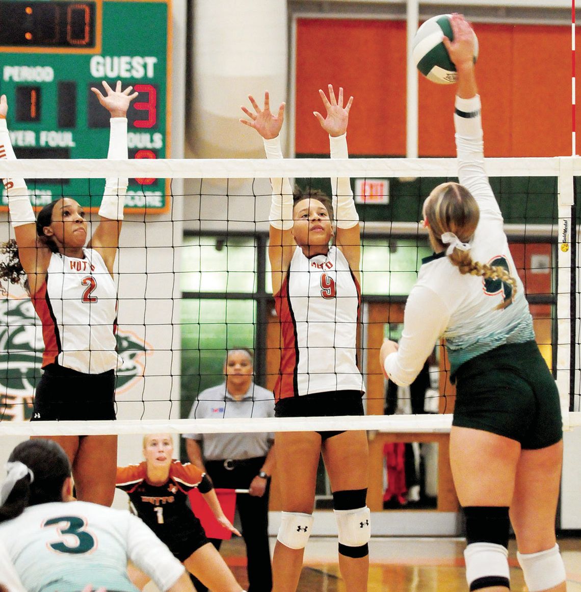 Hutto volleyball hosts Cedar Creek in District showdown