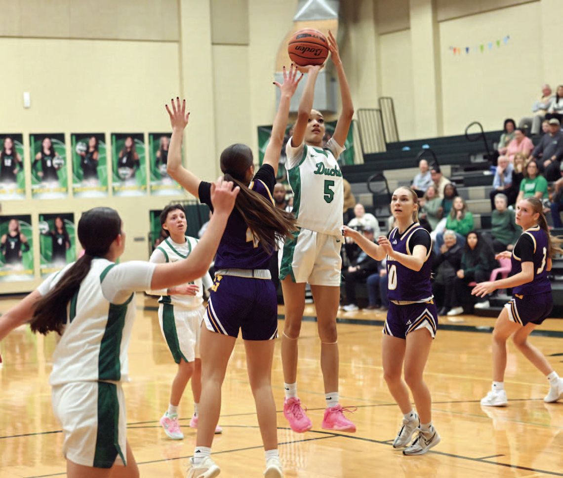 Lady Ducks drop district opener to Badgers Lady Ducks drop district opener to Badgers