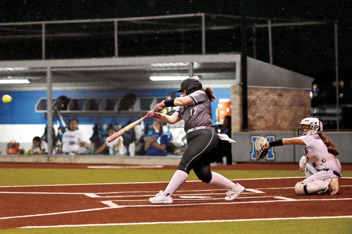 Lady Ducks fall versus Titans in season opener Lady Ducks fall versus Titans in season opener