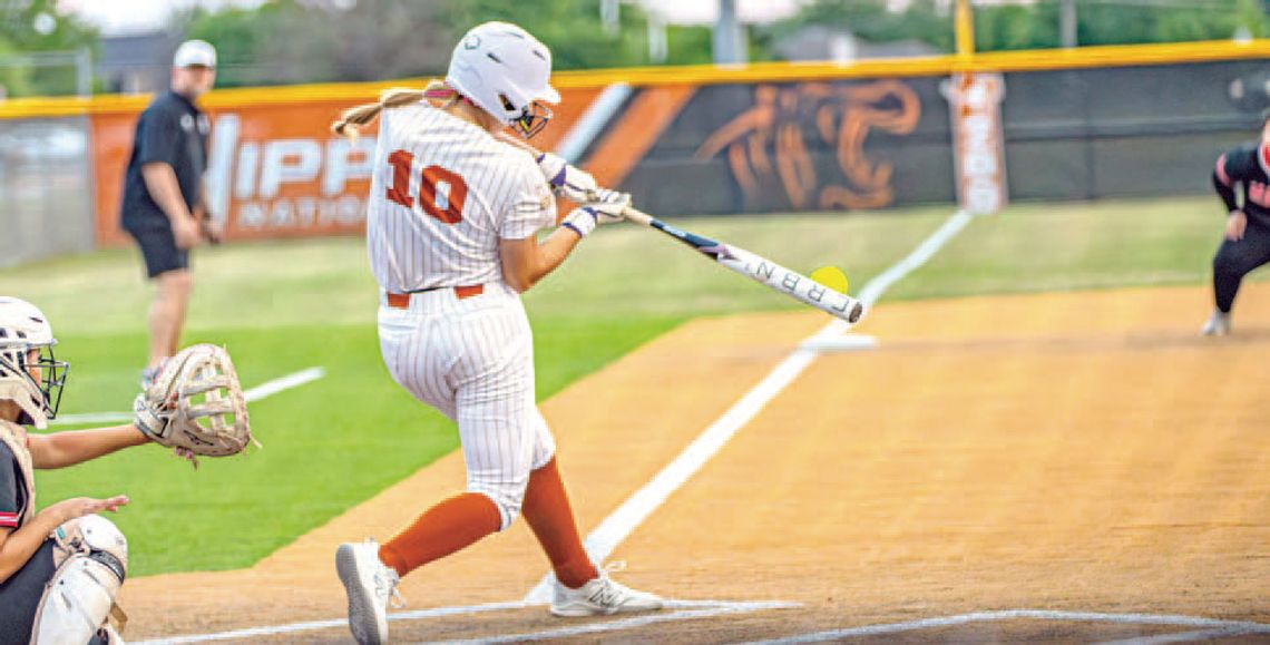 Lady Hippos roll versus Raiders, 13-3 Lady Hippos roll versus Raiders, 13-3