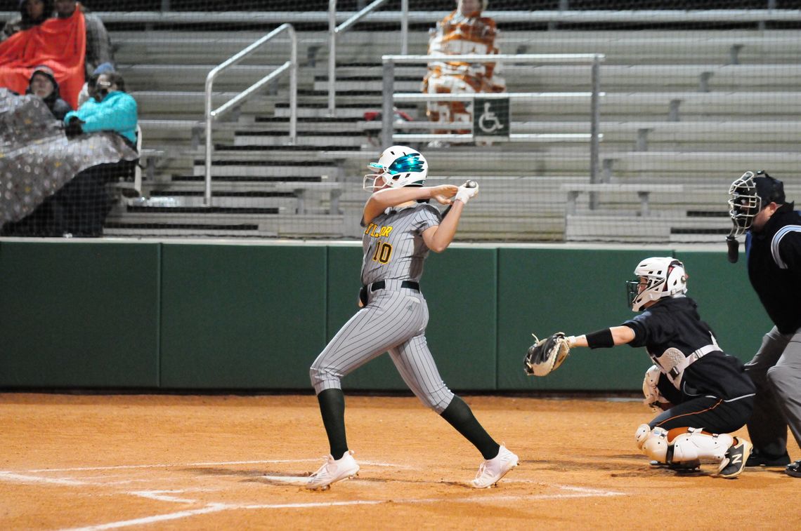 Senior, A’ja Lucas finished the game 2-for-4 with 3 RBIs and a run scored as the Lady Ducks came from behind for the win on Tuesday against RR- Westwood.