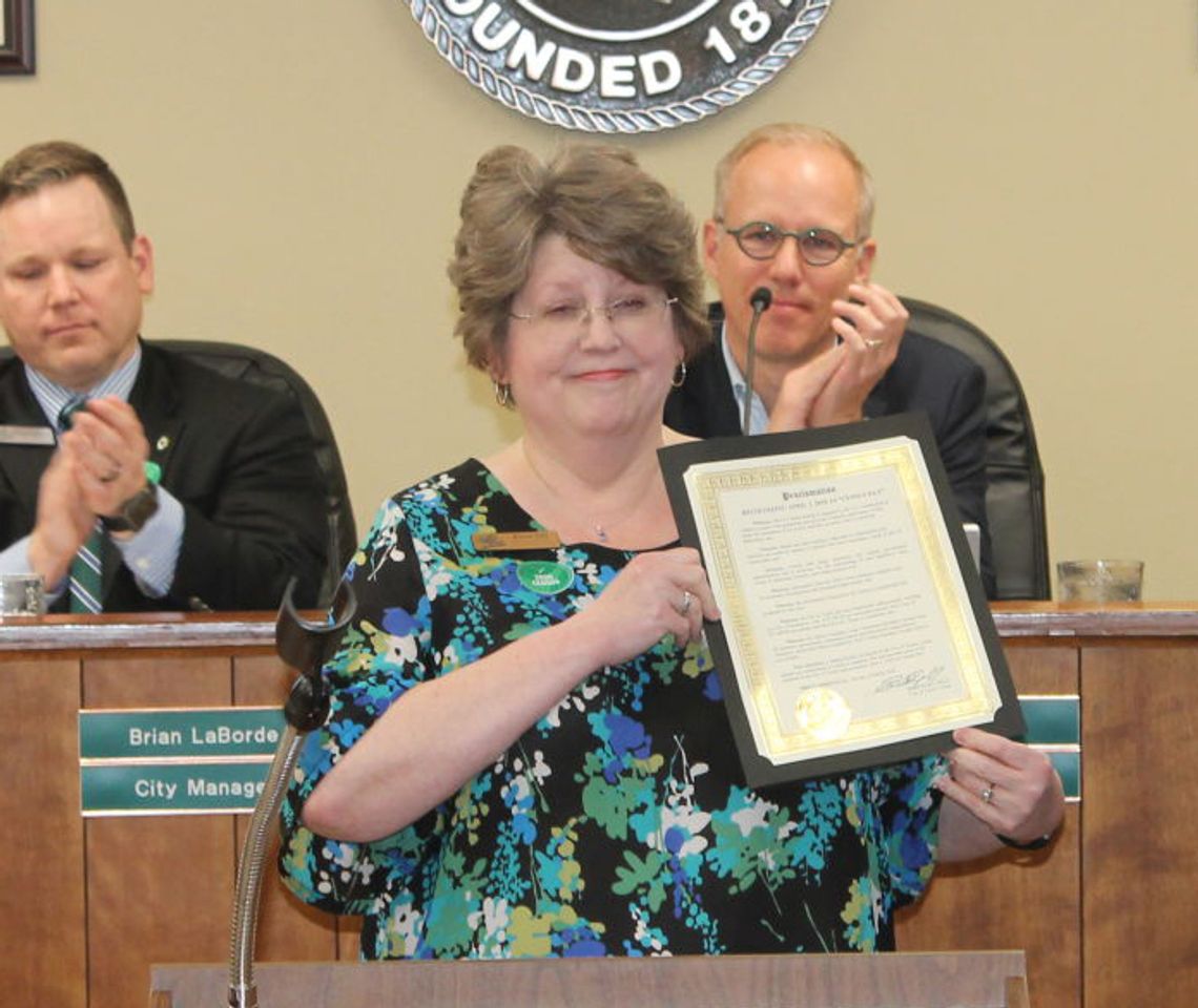 Karen Ellis accepts a proclamation for Census Day during the Taylor City Council meeting March 12, 2020. Ellis was a member of the Taylor Complete Count Committee created to help with the Census count. Photo by Fernando Castro