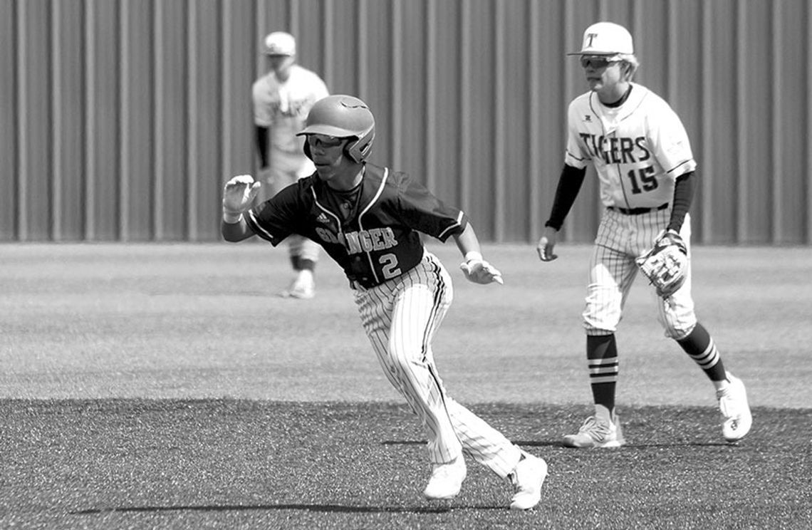 Isaac Lizardo utilized his speed by stealing a base. Photo by Larry Pelchat