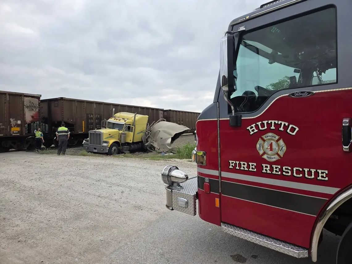 Occupant escapes vehicle-train collision with 'minor injuries' Occupant escapes vehicle-train collision with 'minor injuries'