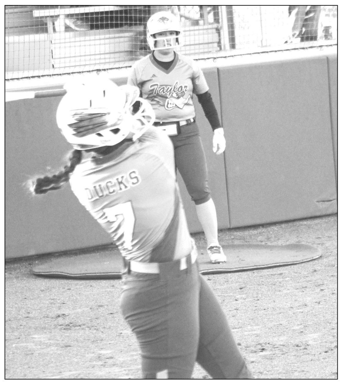 Left: Lindsay O’Dell continues to impress on the mound and at the plate with 14 strikeouts and two home runs against Jarrell Tuesday night. Right: Alyssa Ortiz made the most of her first at-bat Tuesday night with a two-run home run against the Lady Cougars. Photos by Matt Hooks