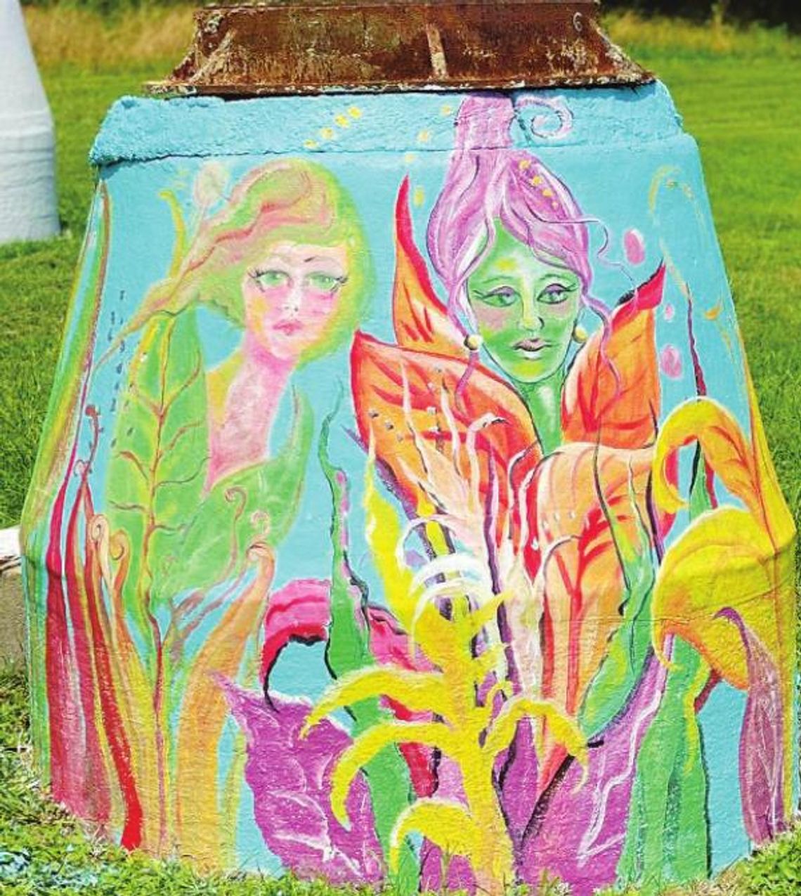 The Portal Project allows residents to beautify elevated manhole covers in Taylor. Facebook / Taylor Public Arts