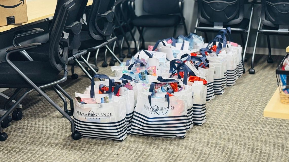 Taylor Chamber to present welcome bags to new teachers Taylor Chamber to present welcome bags to new teachers