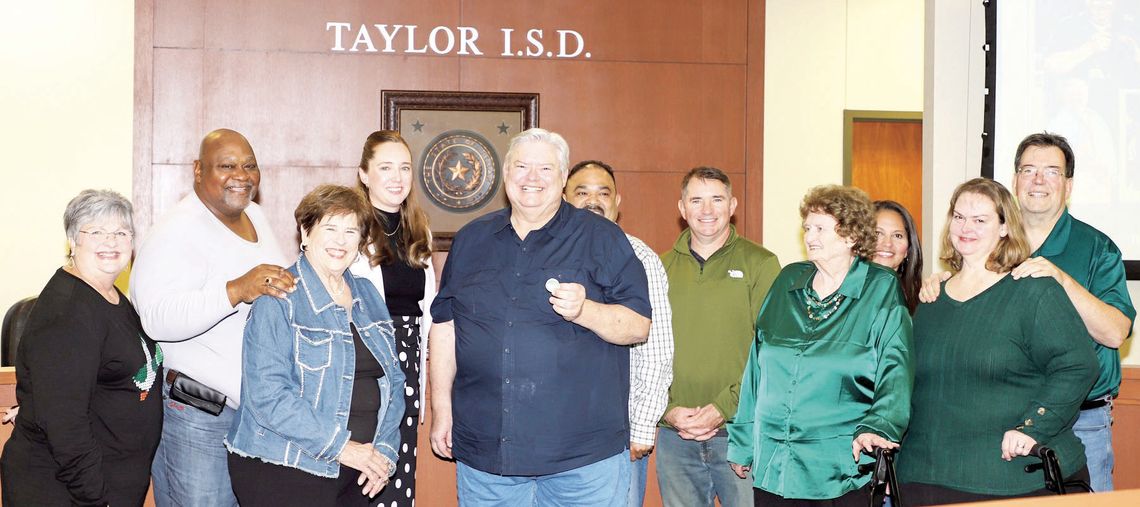 TAYLOR ISD EMPLOYEE’S 40 YEARS AWARDED