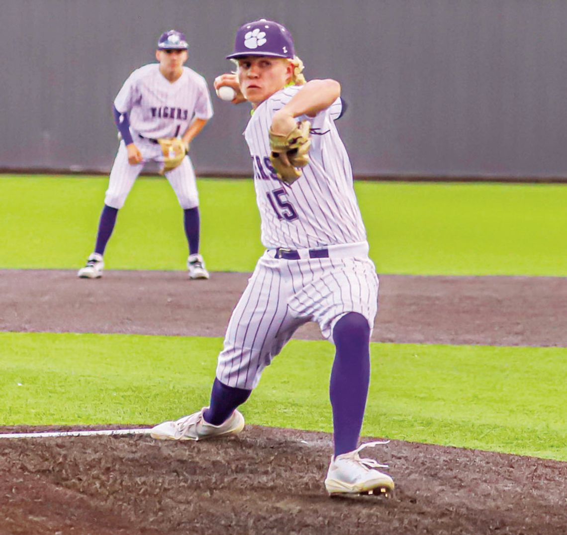 Thrall splits first two games in state semifinal