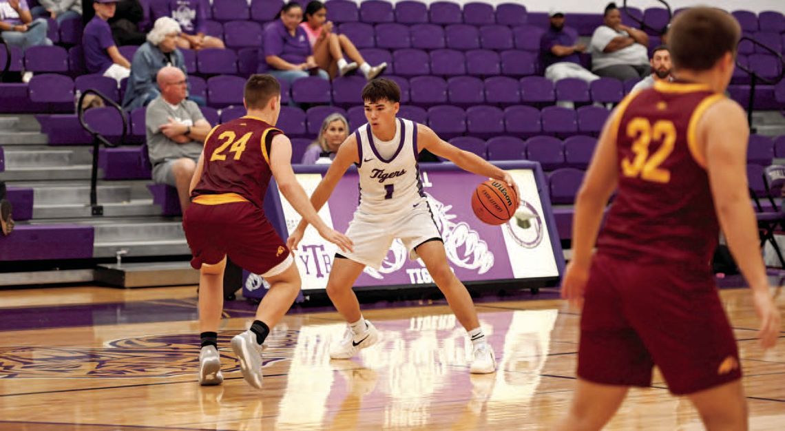 Tigers hold on versus Polar Bears, 49-44 Tigers hold on versus Polar Bears, 49-44