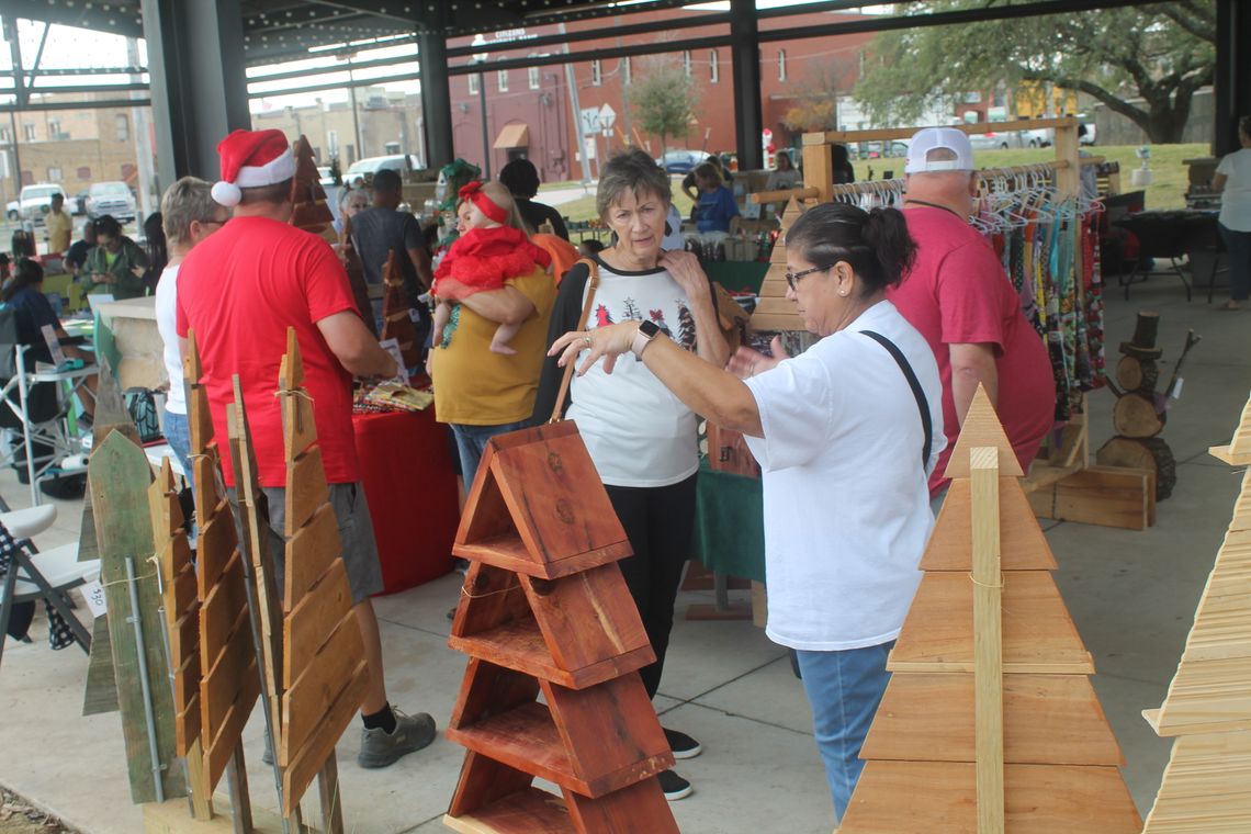 Heritage Square, where a weekly farmers market takes place, is at 400 N. Main St. in Taylor. Photo by Fernando Castro