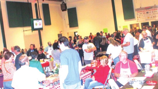 Old Taylor High is packed during at the Annual Food Dudes Event in Taylor Jan. 29. For more photos, see page 13A. Photo by Fernando Castro