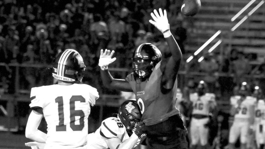 Hippos’ linebacker Jaylen Parkinson getting around a blocker to apply pressure on the quarterback.